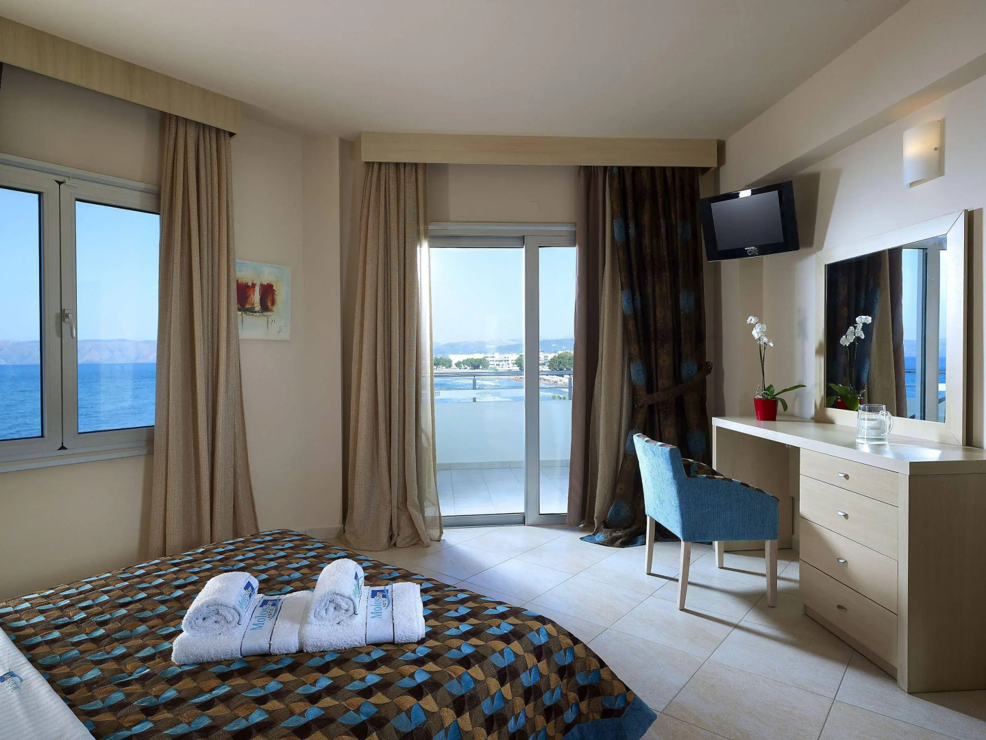 Photo - Molos Bay Hotel