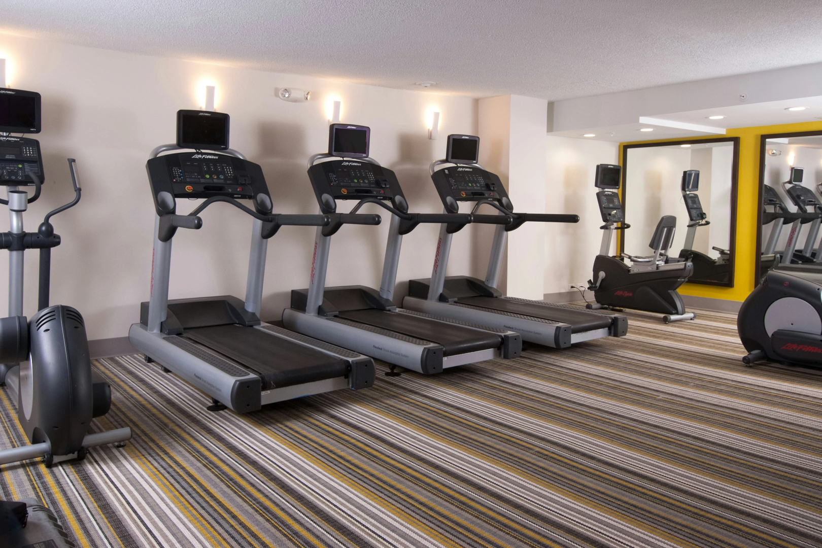 Photo - Courtyard Miami in Coral Gables by Marriott