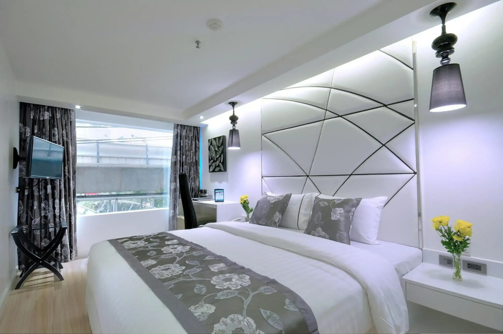 Photo - Sukhumvit Suites Hotel
