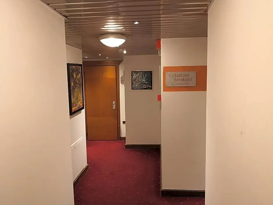 Photo - HR Hotel