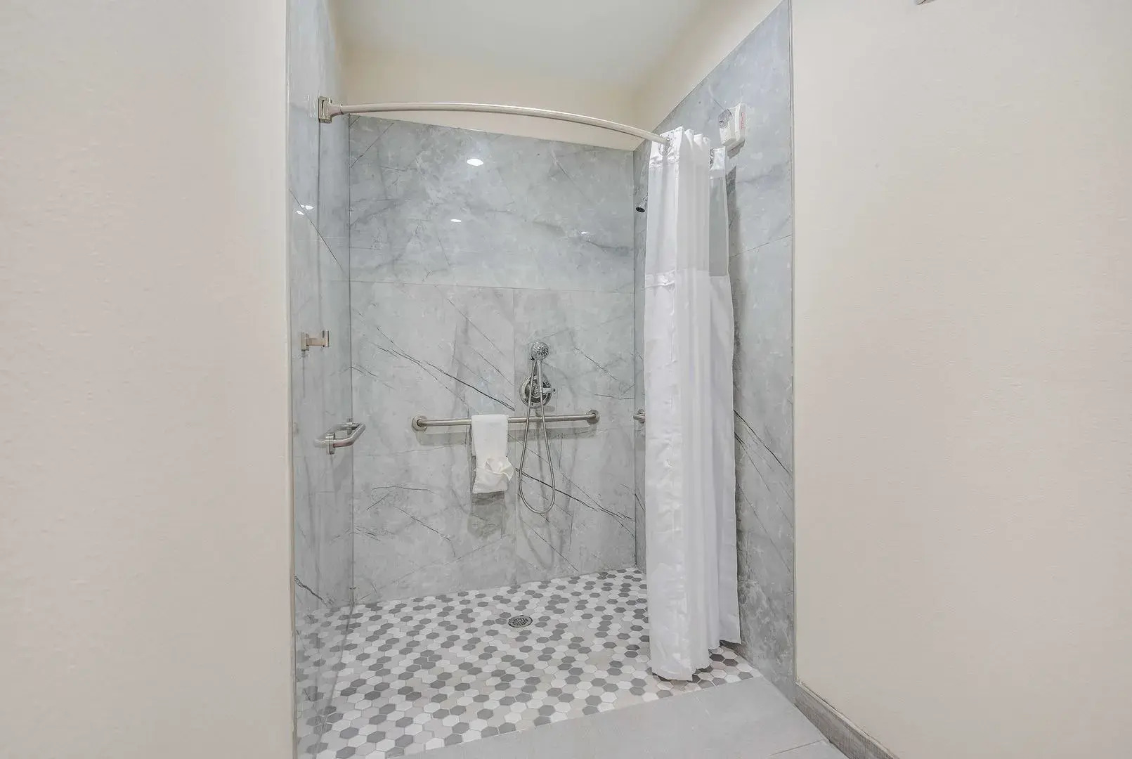 Foto - Americas Best Value Inn & Suites Houston at Hwy 6