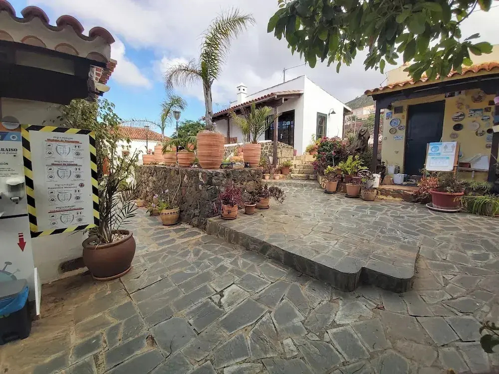 Photo - Remarkable 4-Bed Villa