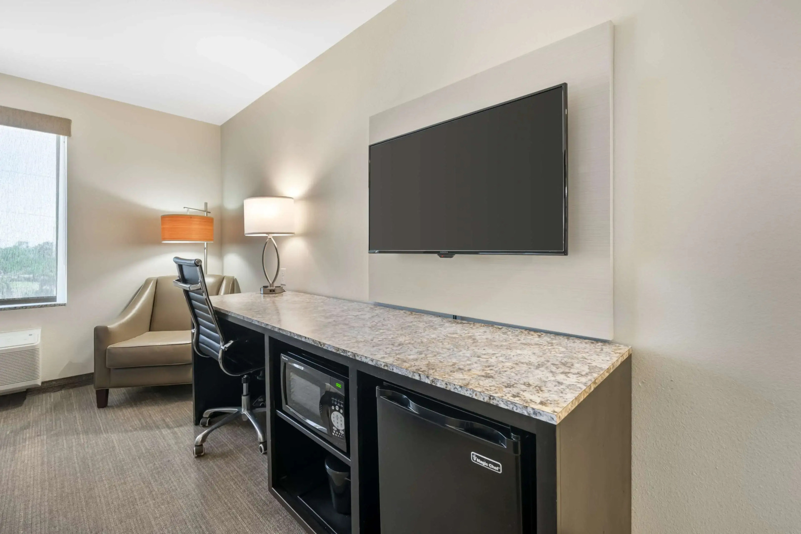 Photo - Magnolia Pointe; BW Signature Collection