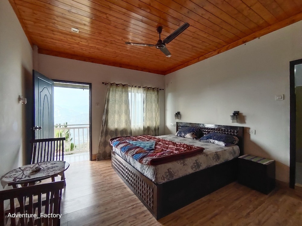 Atulya Neer Hotel