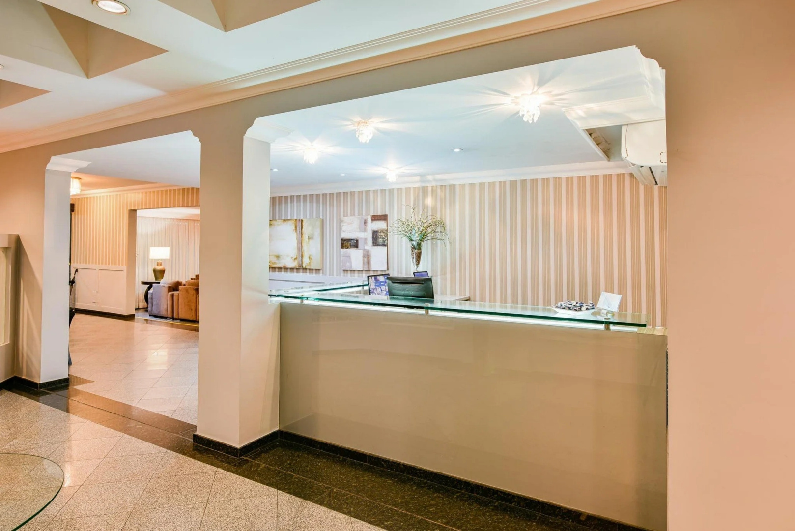 Foto - Plaza Inn Executive - Setor Oeste