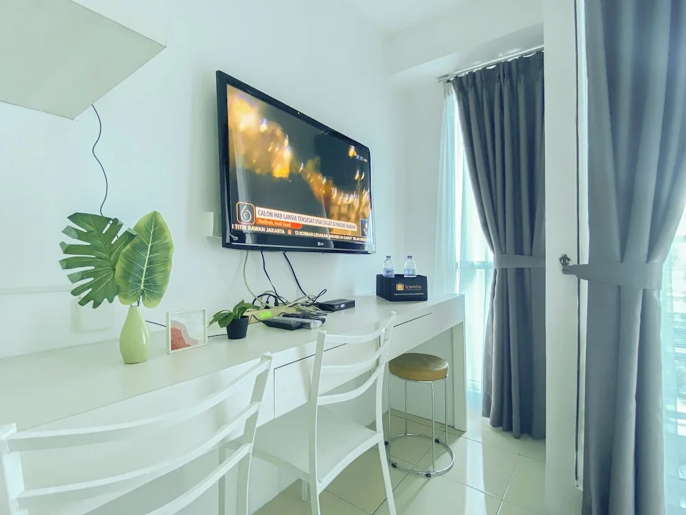 Comfy And Minimalist Studio Apartment At Tifolia