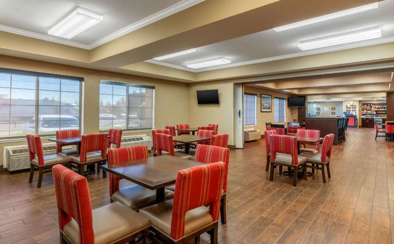 Photo - Comfort Inn & Suites Sacramento - University Area