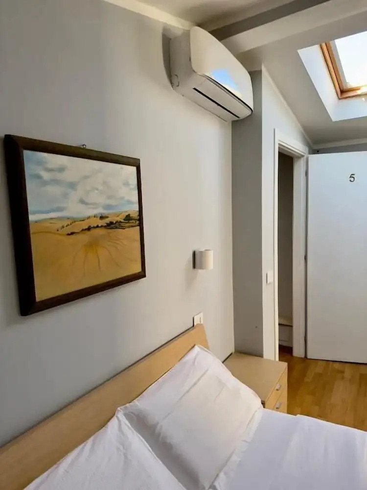 Photo - Sweet Home Desiree