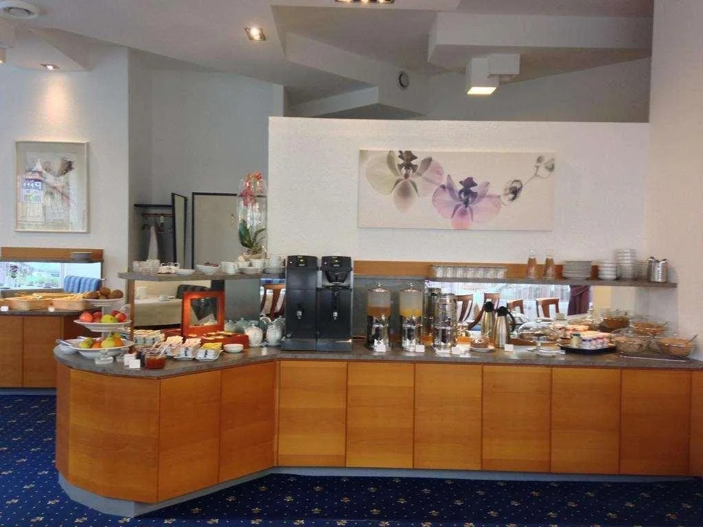 Photo - The Weekend Hotel