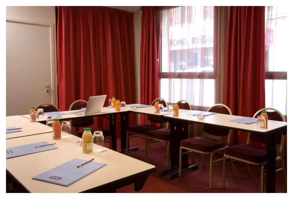 Foto - Kyriad Villefranche Sur Saone Porte du Beaujolais -Rénové-