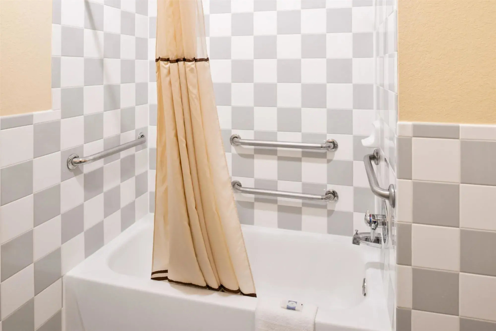 Photo - Americas Best Value Inn-Baytown