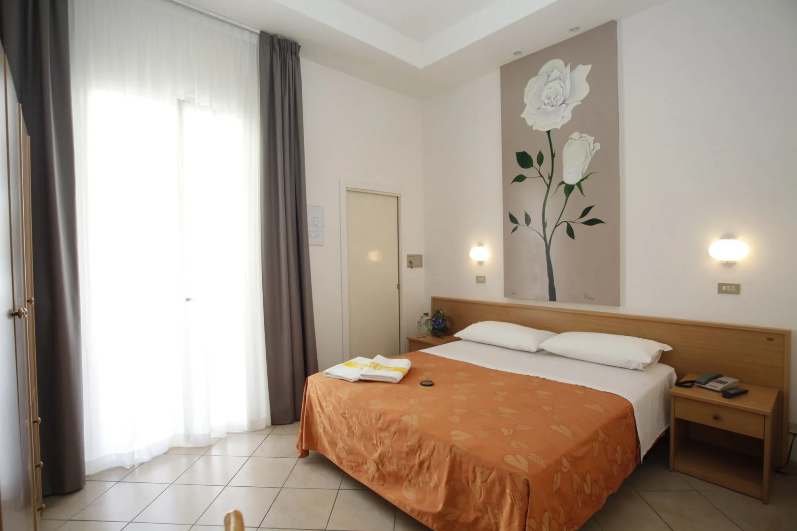 Photo - Hotel Villa dei Fiori - sul mare con piscina