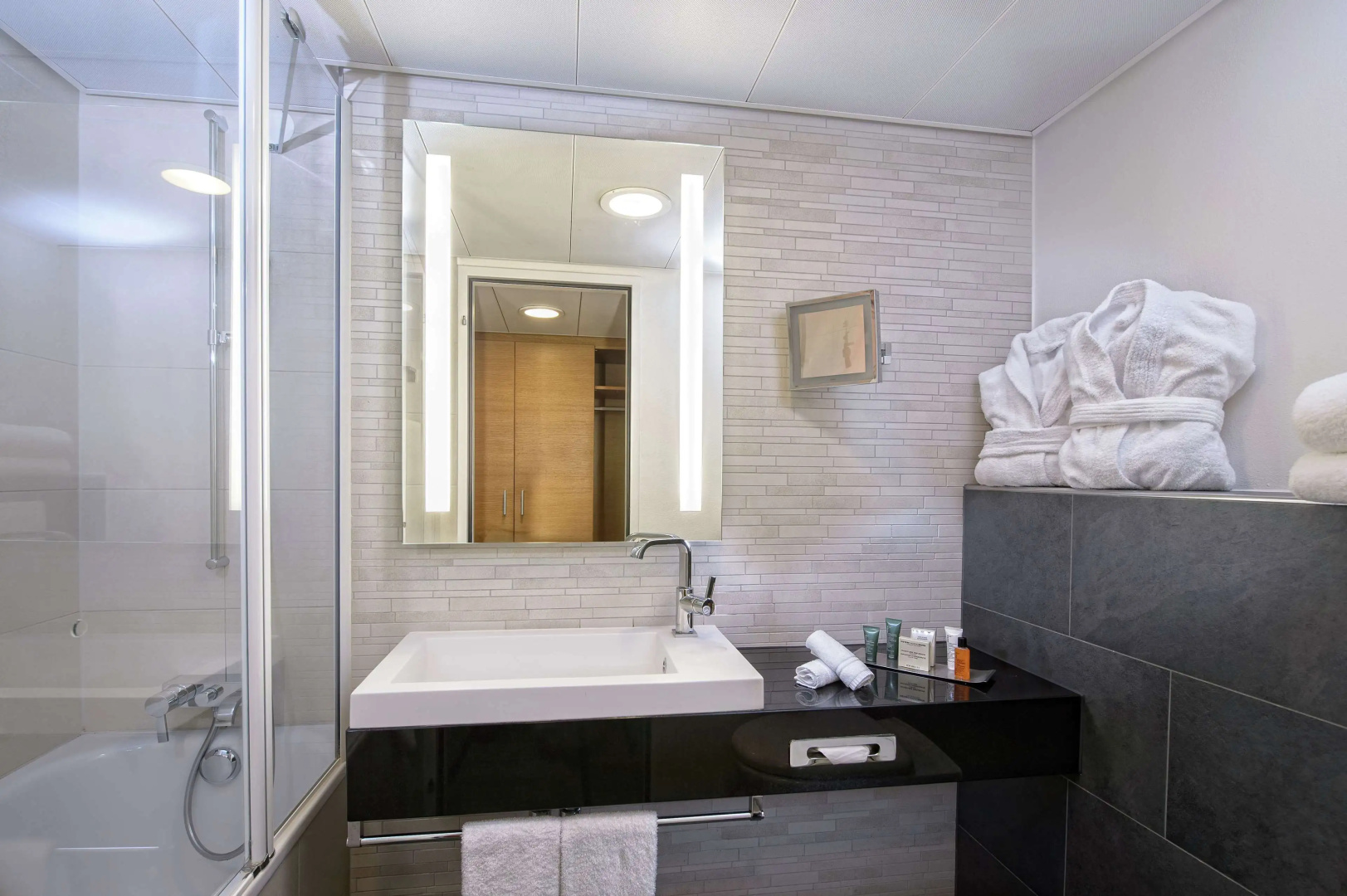 Photo - Hilton Zurich Airport