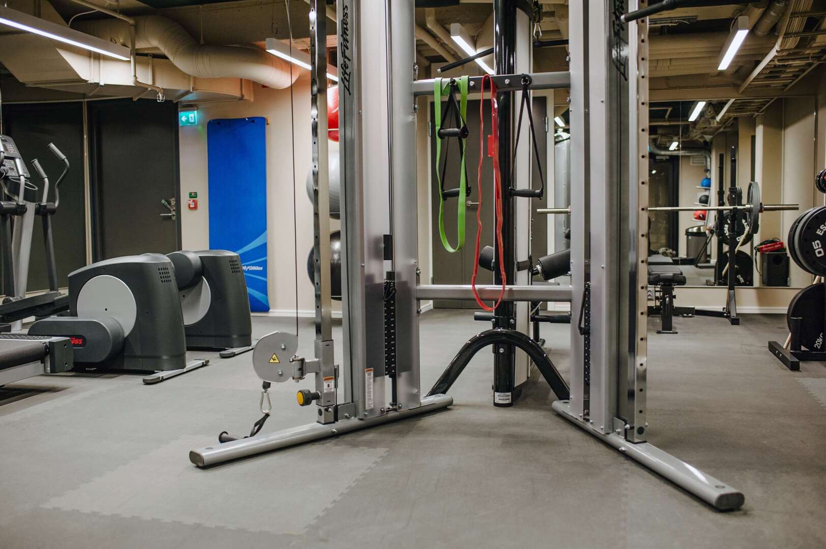 Photo - Best Western and hotel