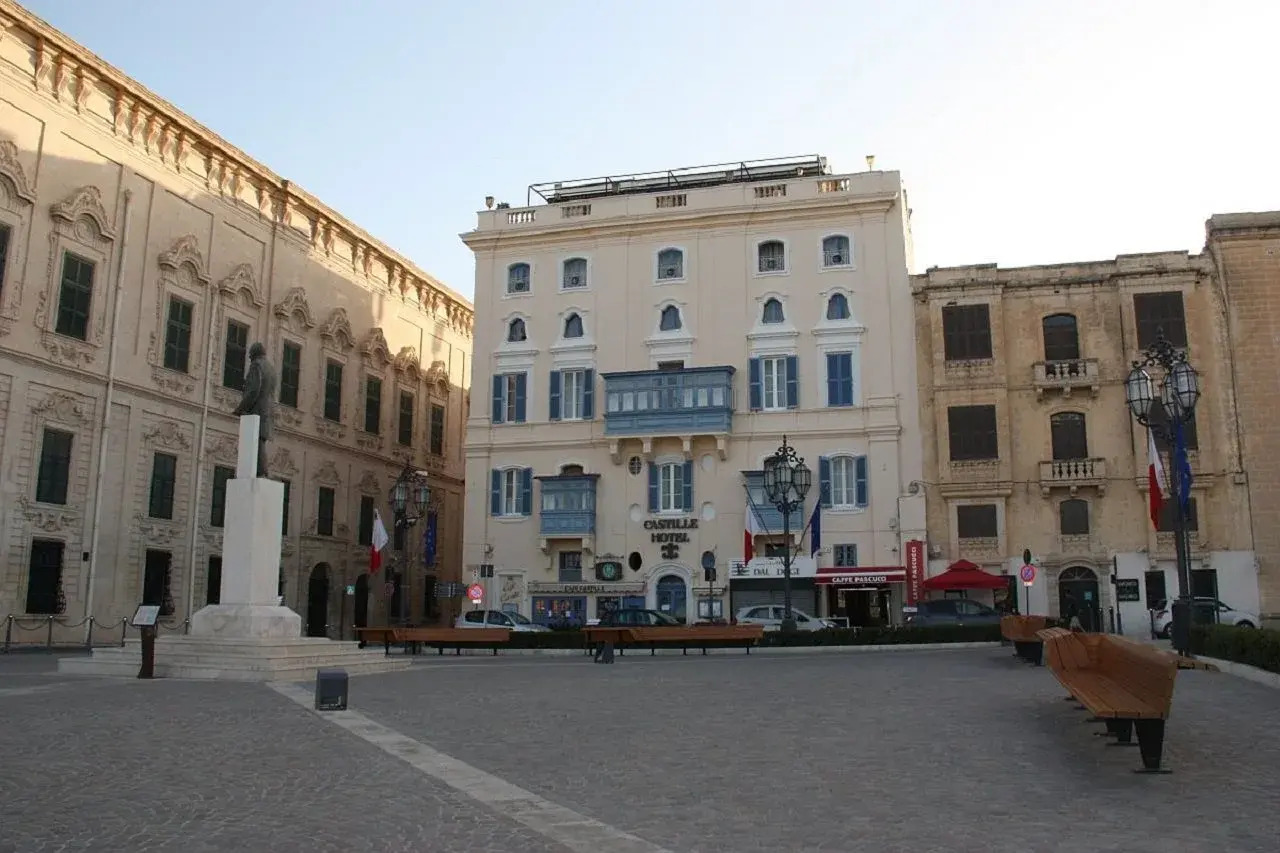 Photo - Hotel Castille