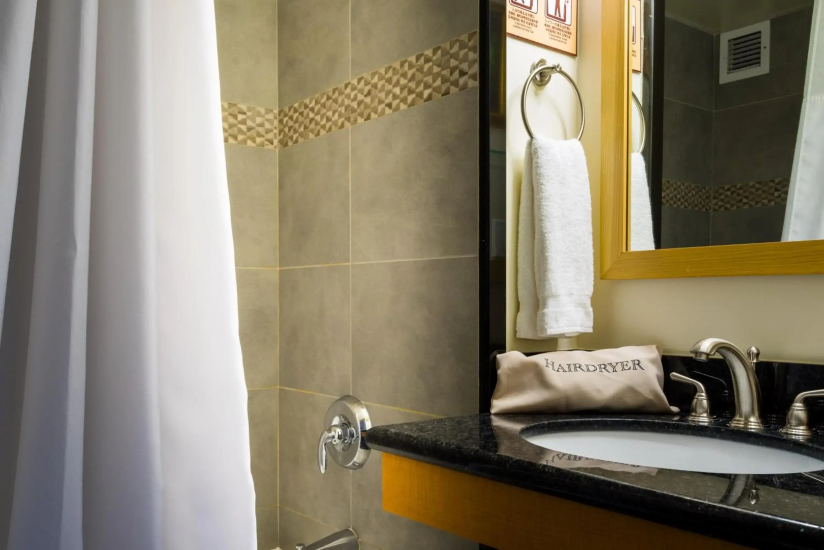 Photo - VIVE Hotel Waikiki