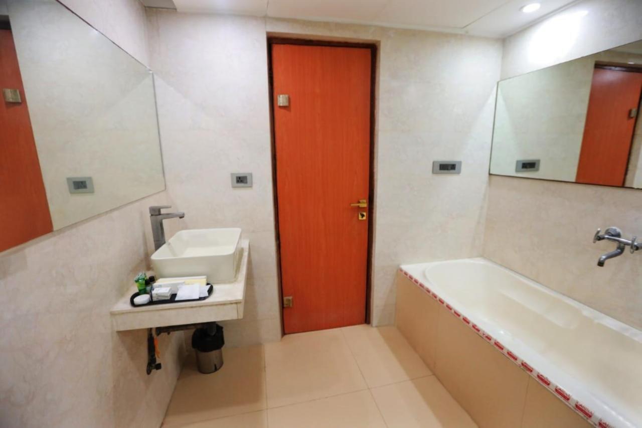 Foto - Hotel Panickers Residency - Near Ganga Ram & BLK Hospital - Karol Bagh