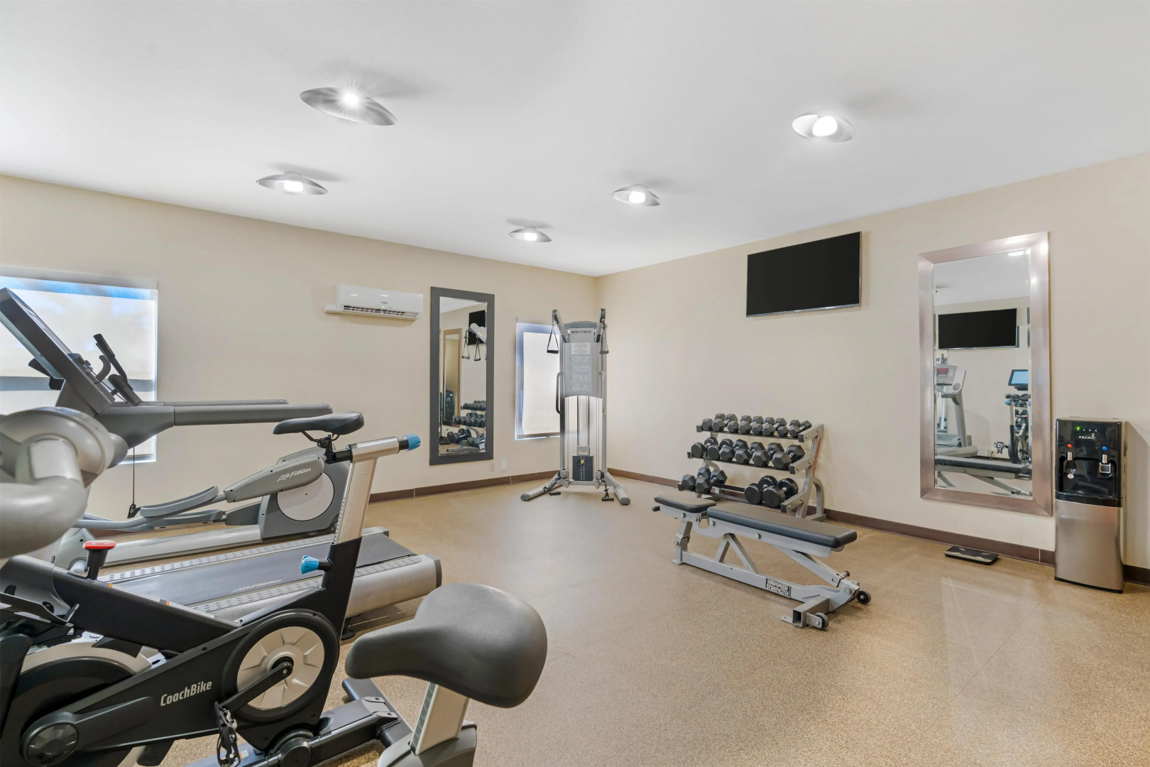 Photo - Best Western Plus Fresno Airport Hotel