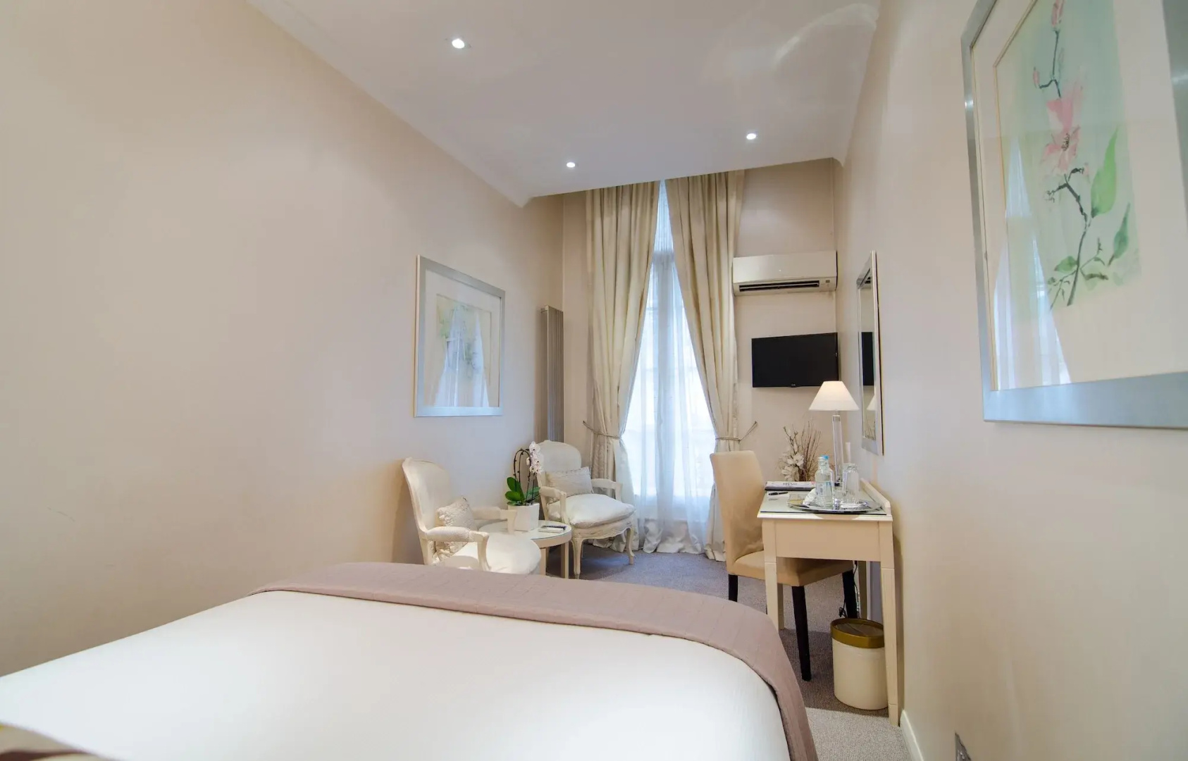 Photo - The Beaufort Knightsbridge
