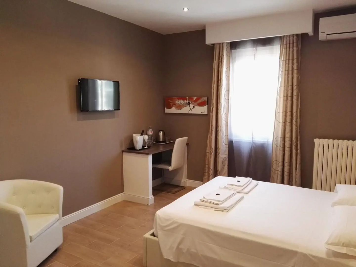 Photo - Tollì Superior Guest House