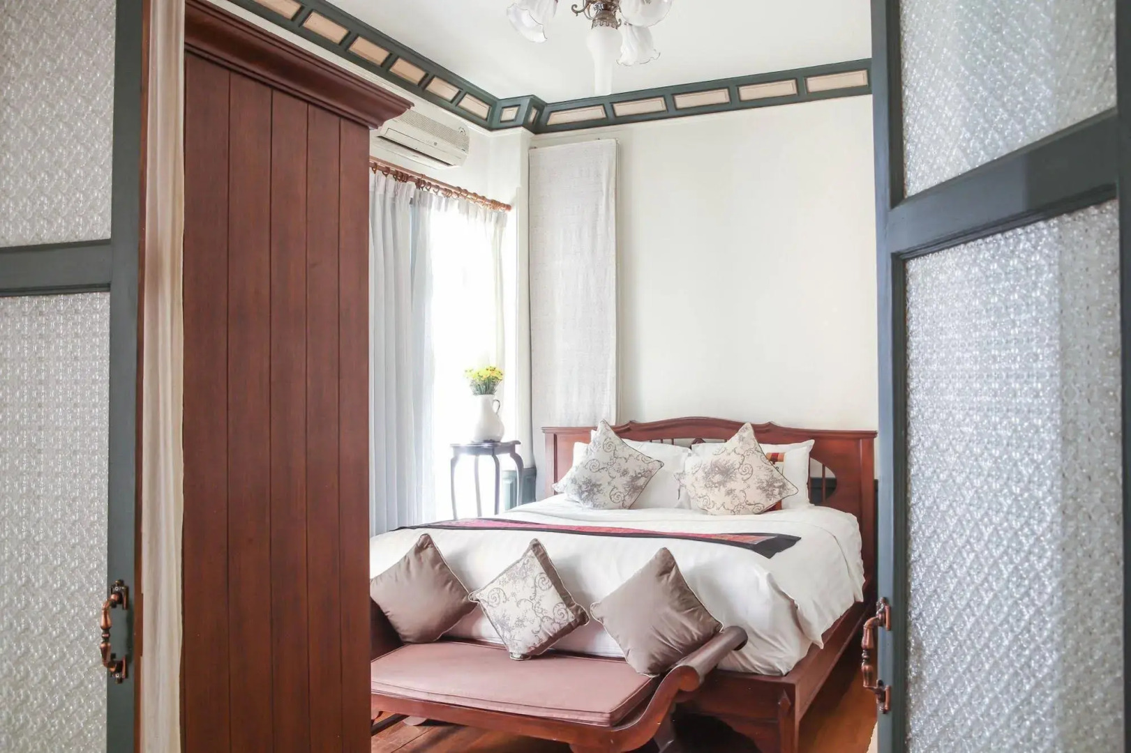 Photo - Yesterday Hotel