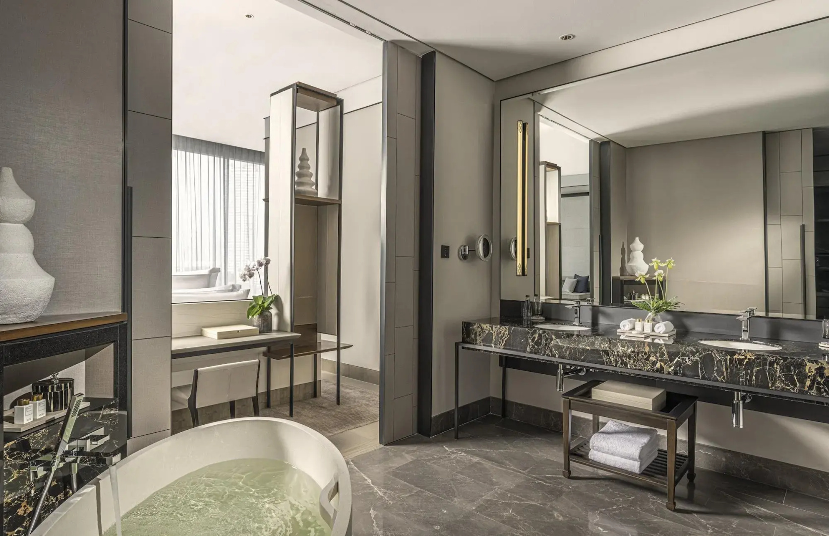 Photo - Four Seasons Hotel Bangkok at Chao Phraya River