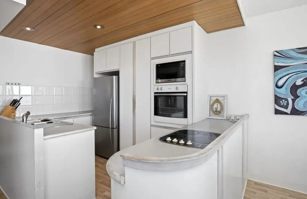 Photo - Oceanside Resort - Absolute Beachfront Apartments
