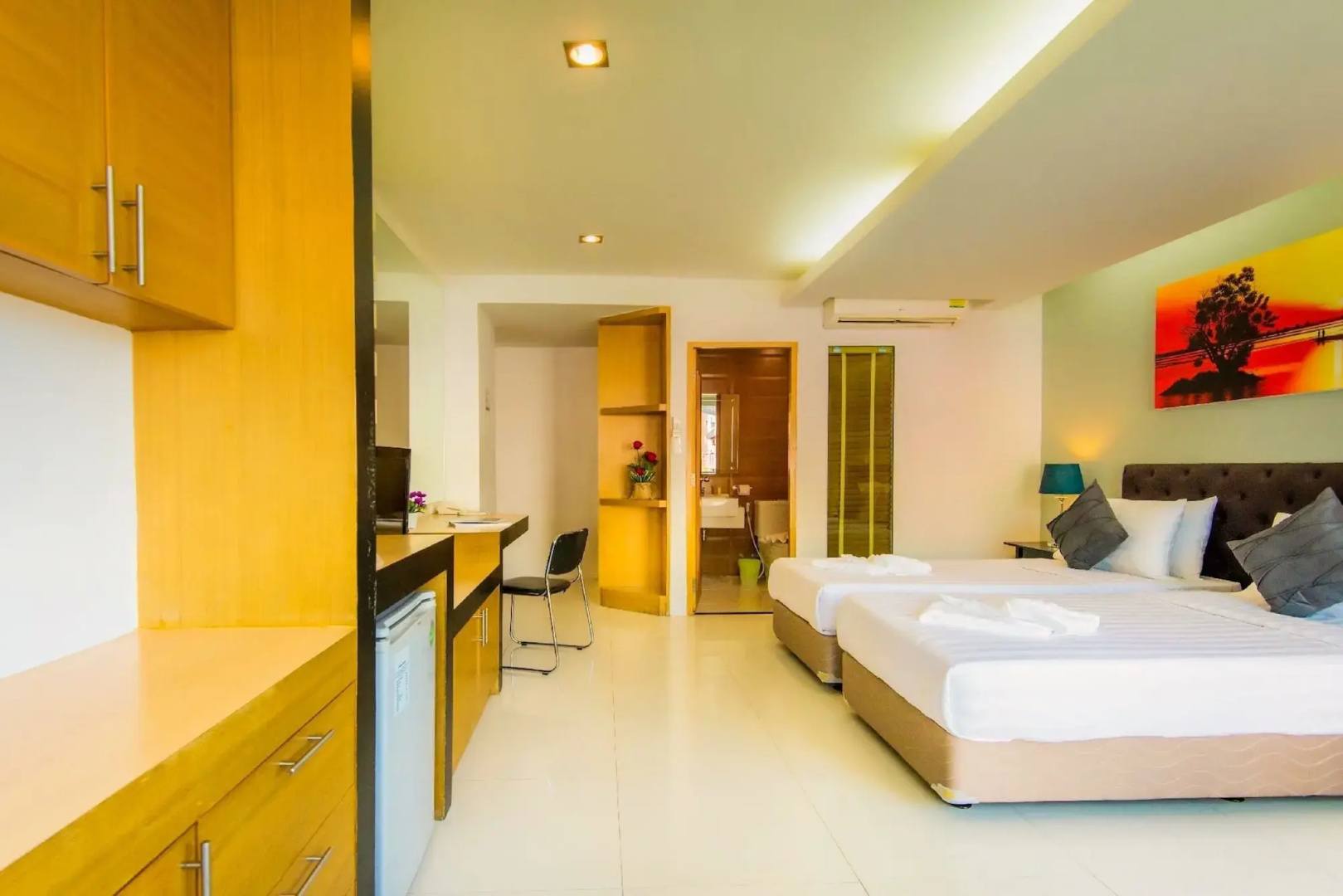 Photo - Hallo Patong Hotel - Rooftop Pool - Stunning Mountain Views & OTOP Market