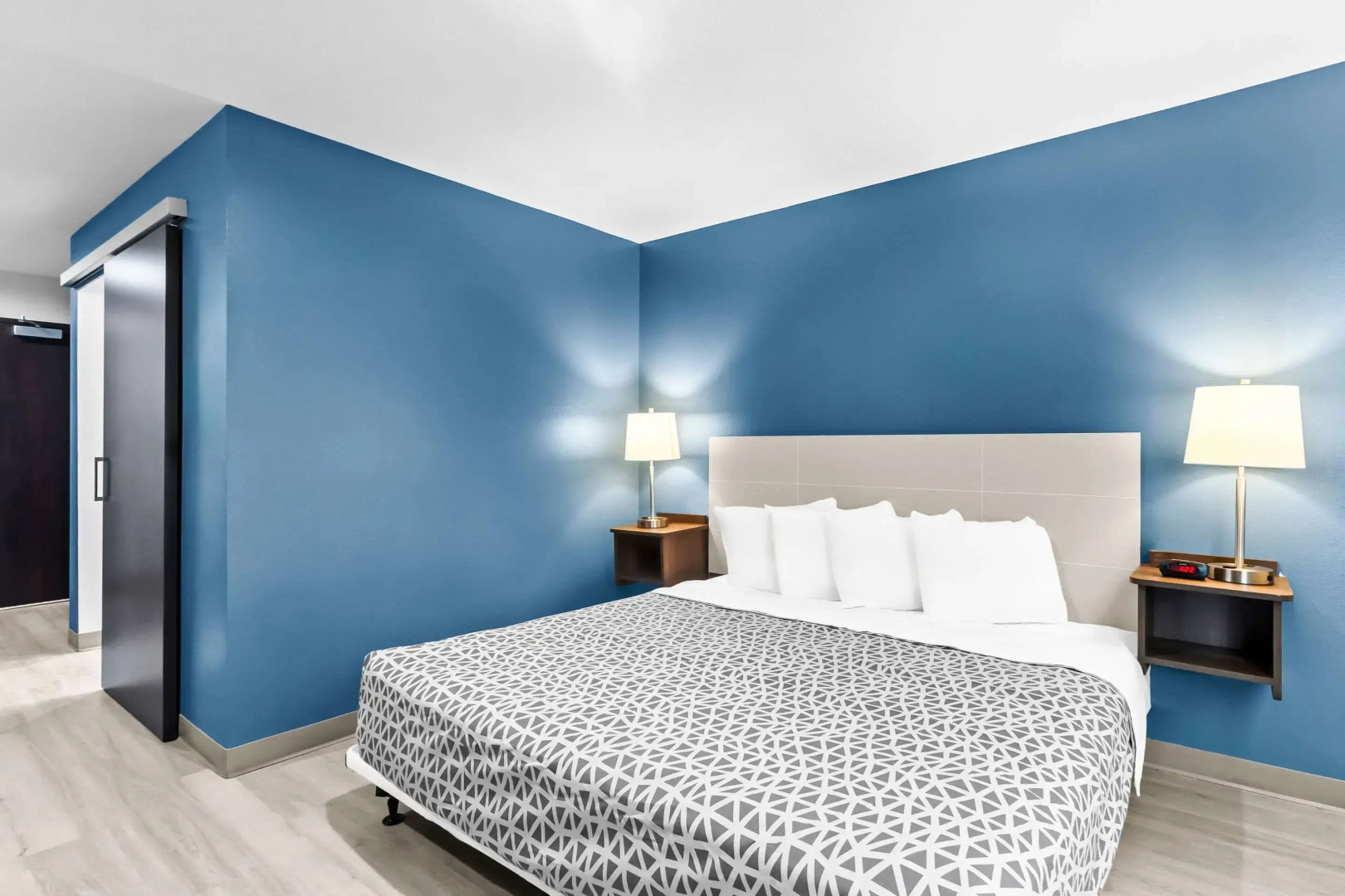 Photo - WoodSpring Suites South Houston Hobby