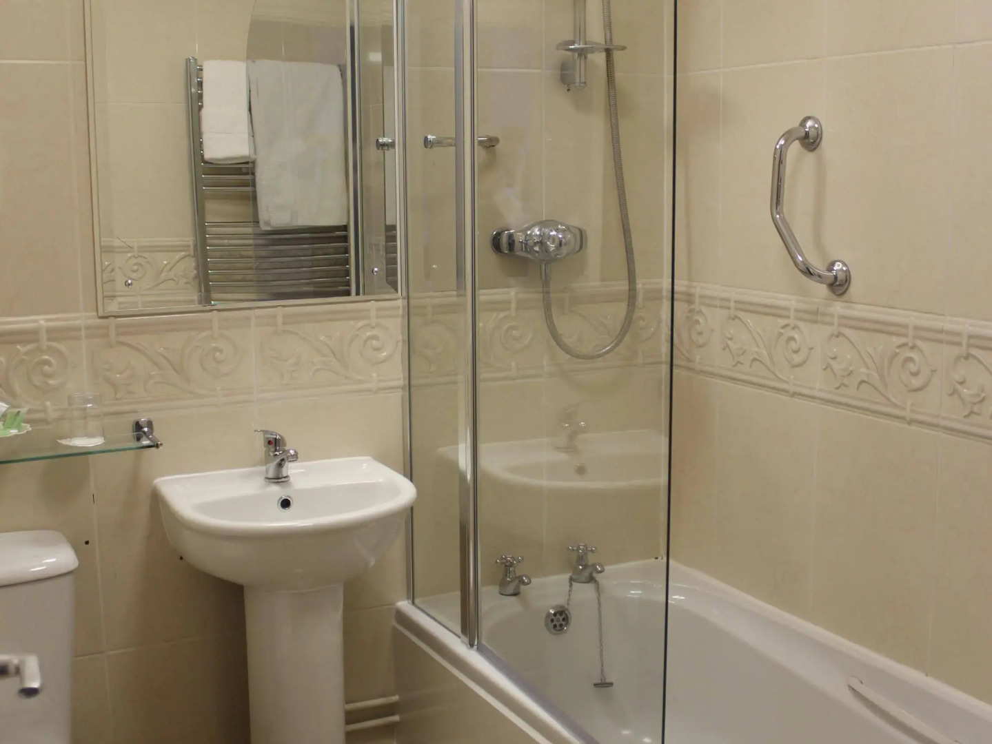 Photo - Muthu Westcliff Hotel (Near London Southend Airport)