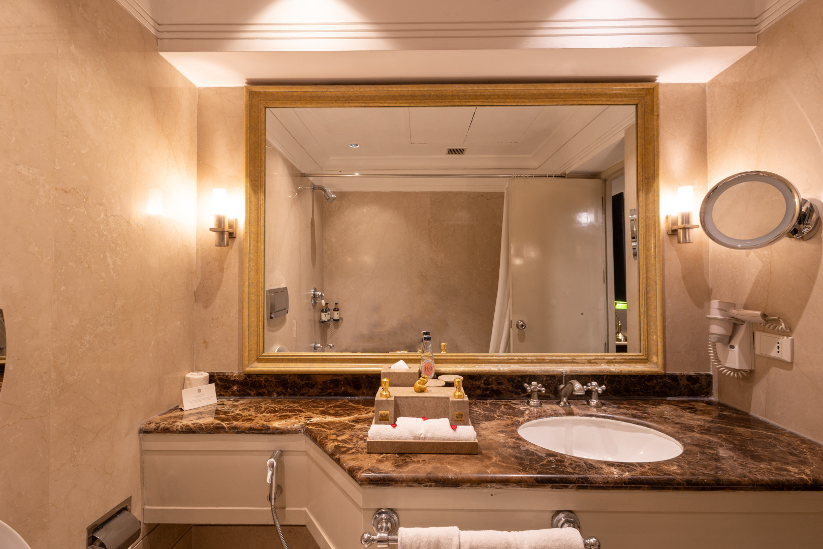 Photo - The Claridges, New Delhi