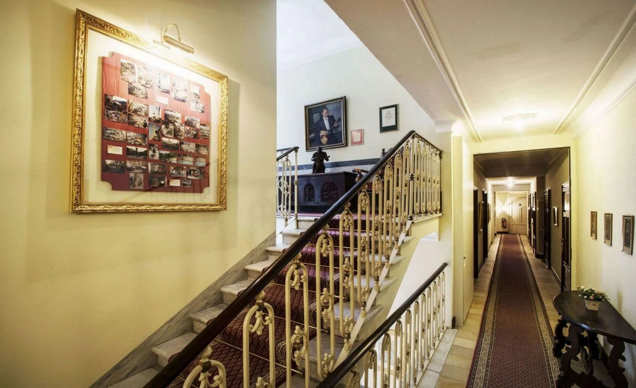 Photo - International au Lac Historic Lakeside Hotel