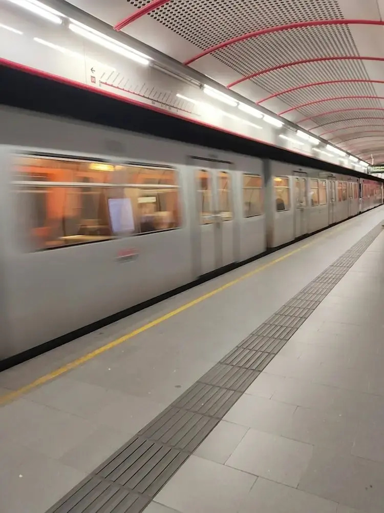 Photo - Favorit-Rooms Direkt Metro-U1 best connection to Centralstation and City-Center