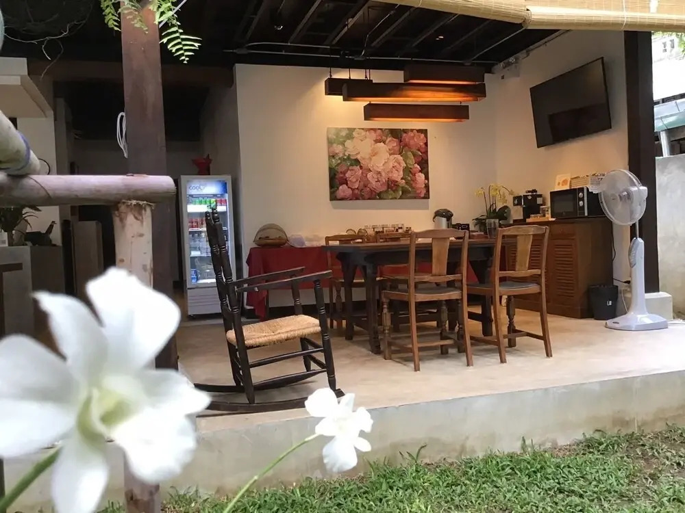 Photo - The Eight Ratvithi House