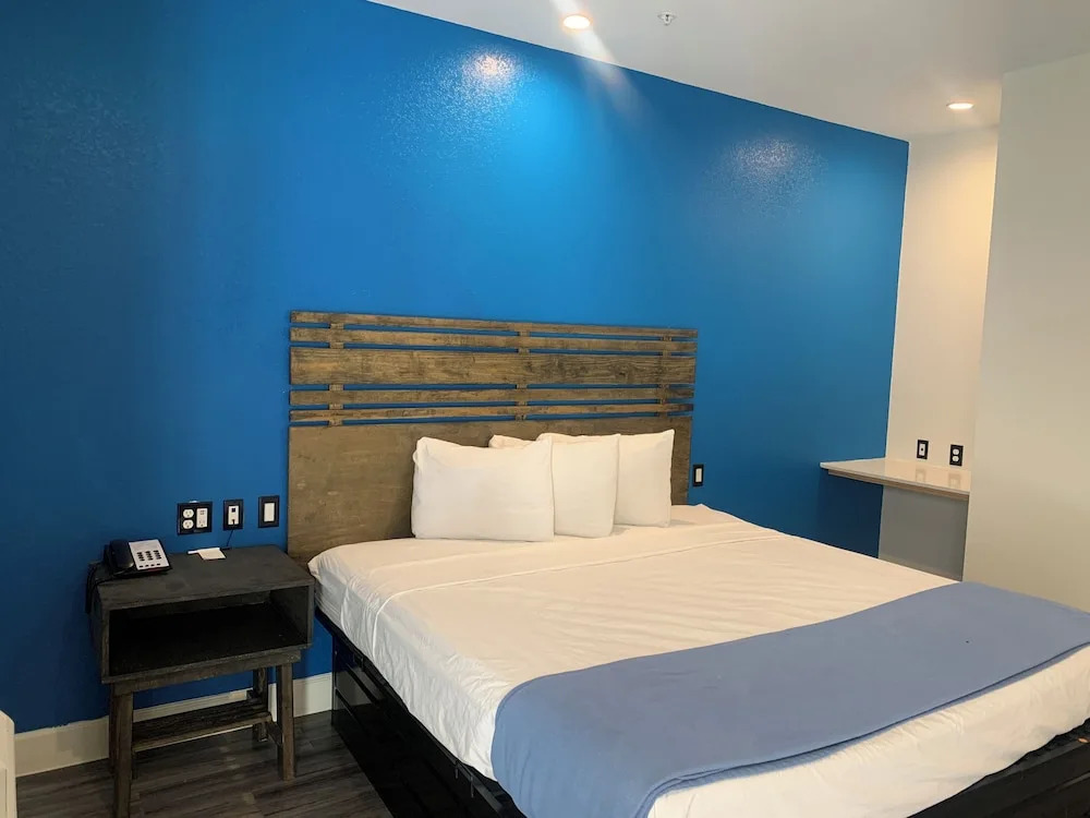 Photo - Signature Inn North Houston District