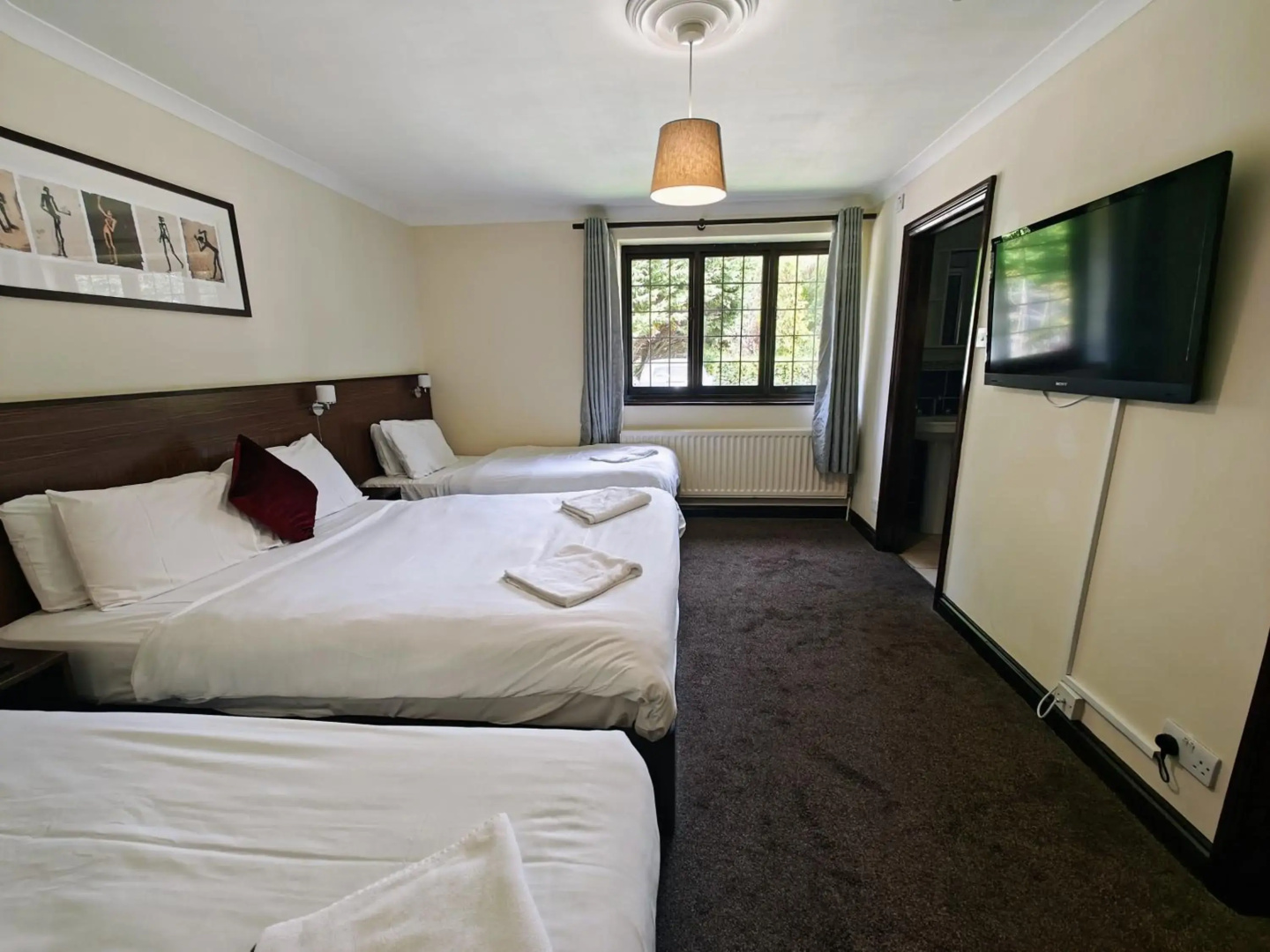 Photo - Little Foxes Hotel & Gatwick Airport Parking