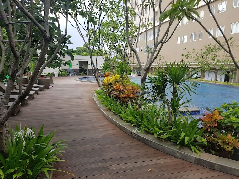 Salute de Madison Park Apartments