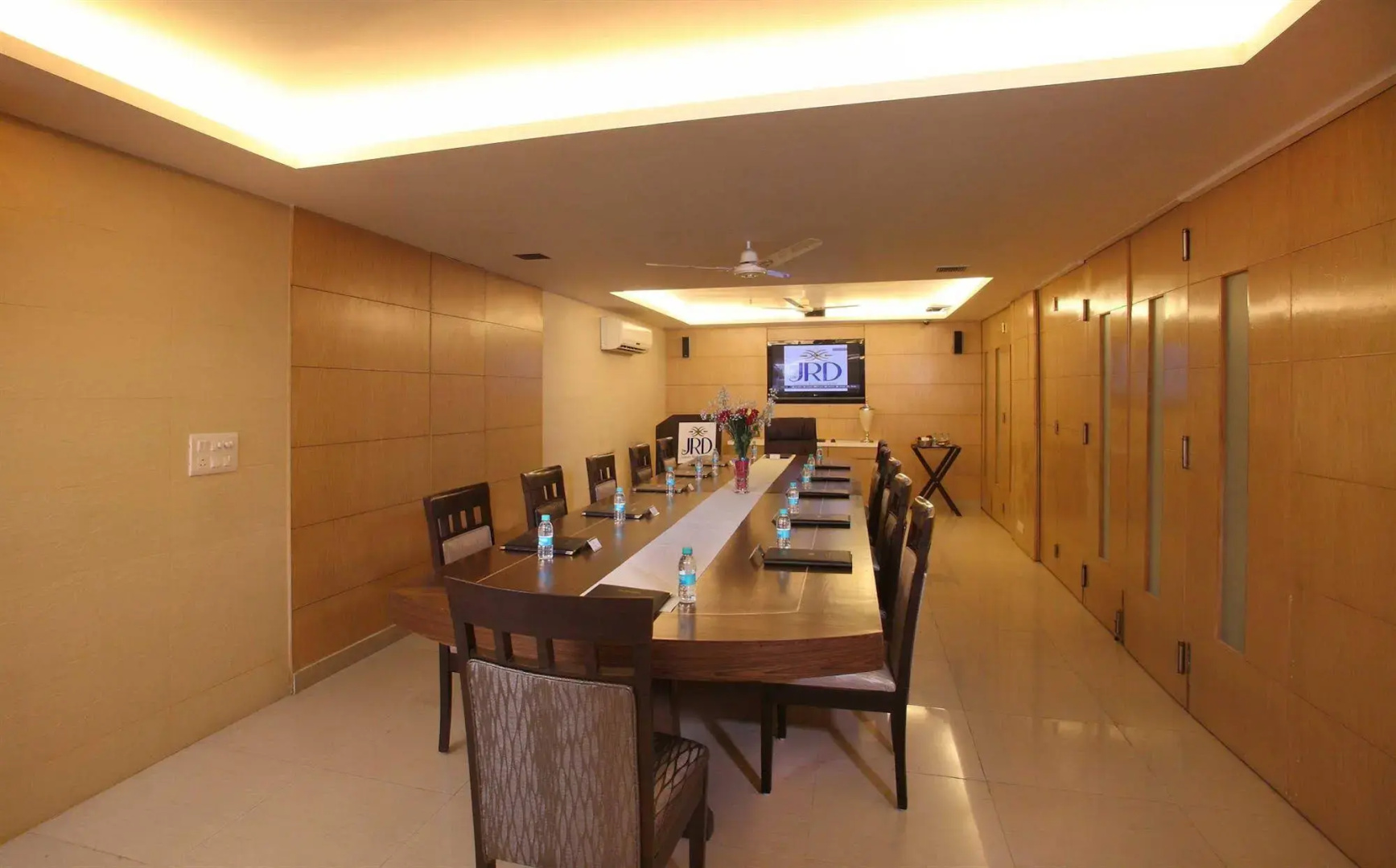 Photo - JRD Luxury-Business Hotel