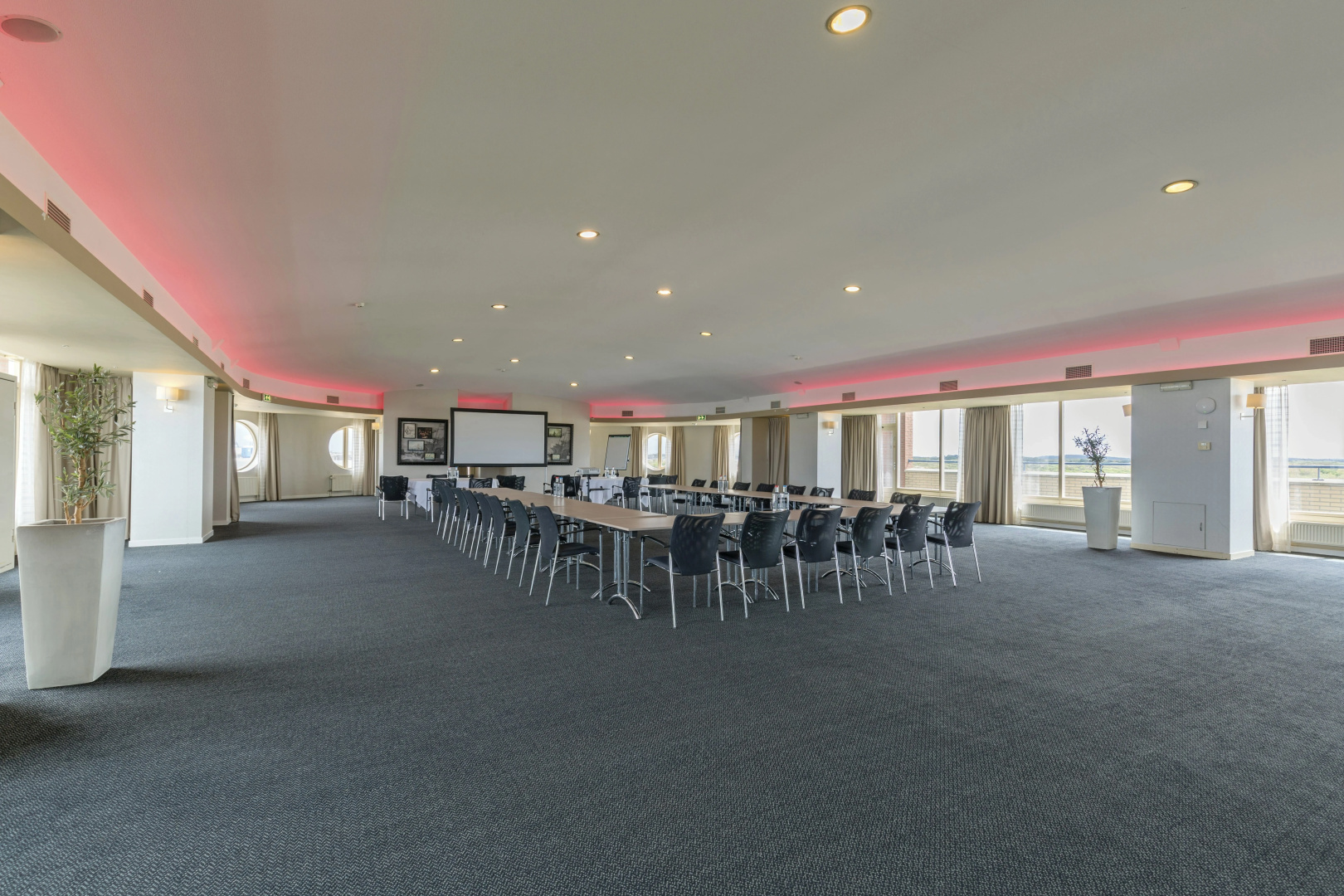 Photo - Leonardo Hotel IJmuiden Seaport Beach