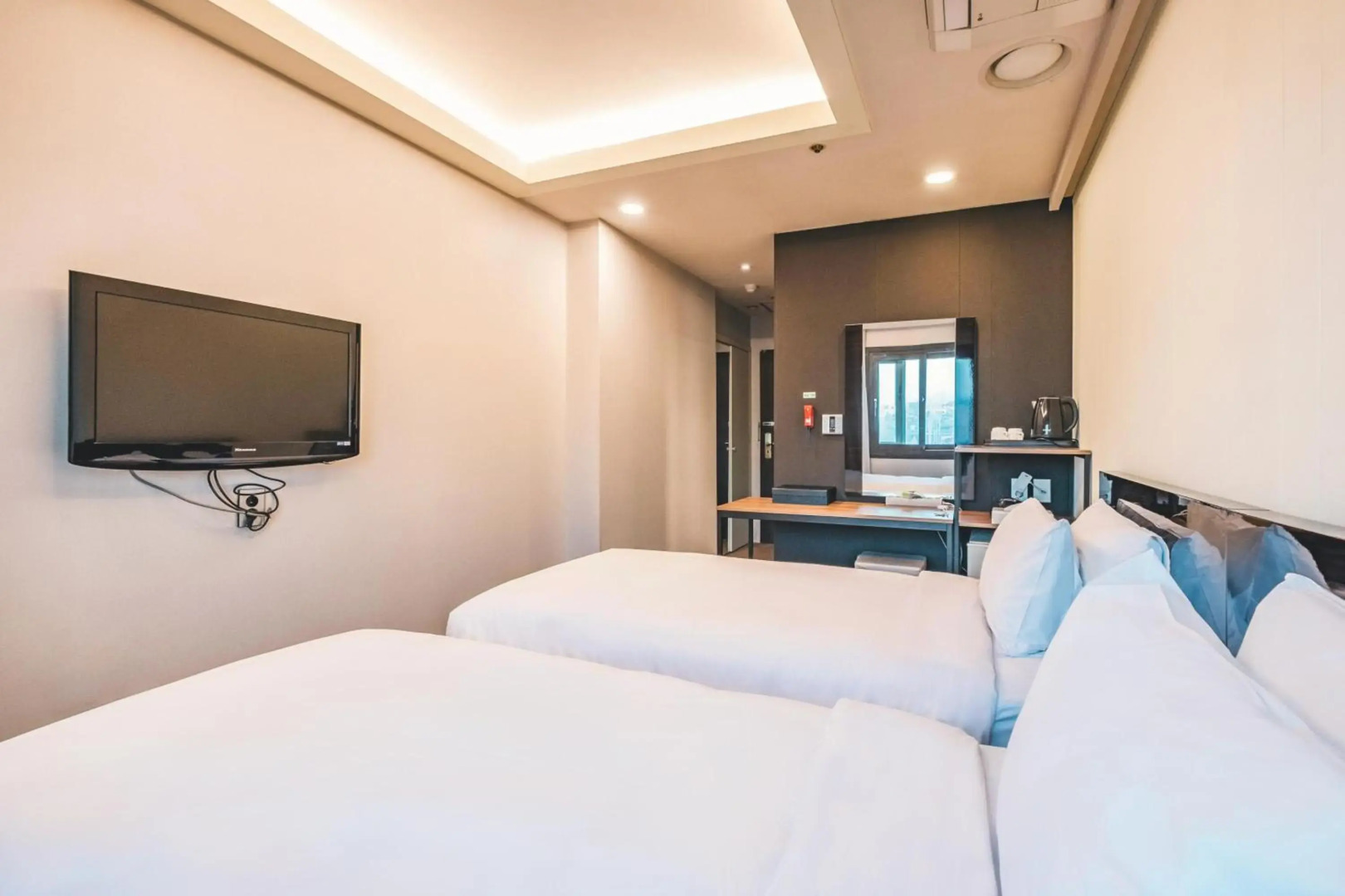 Photo - The Riverside Hotel