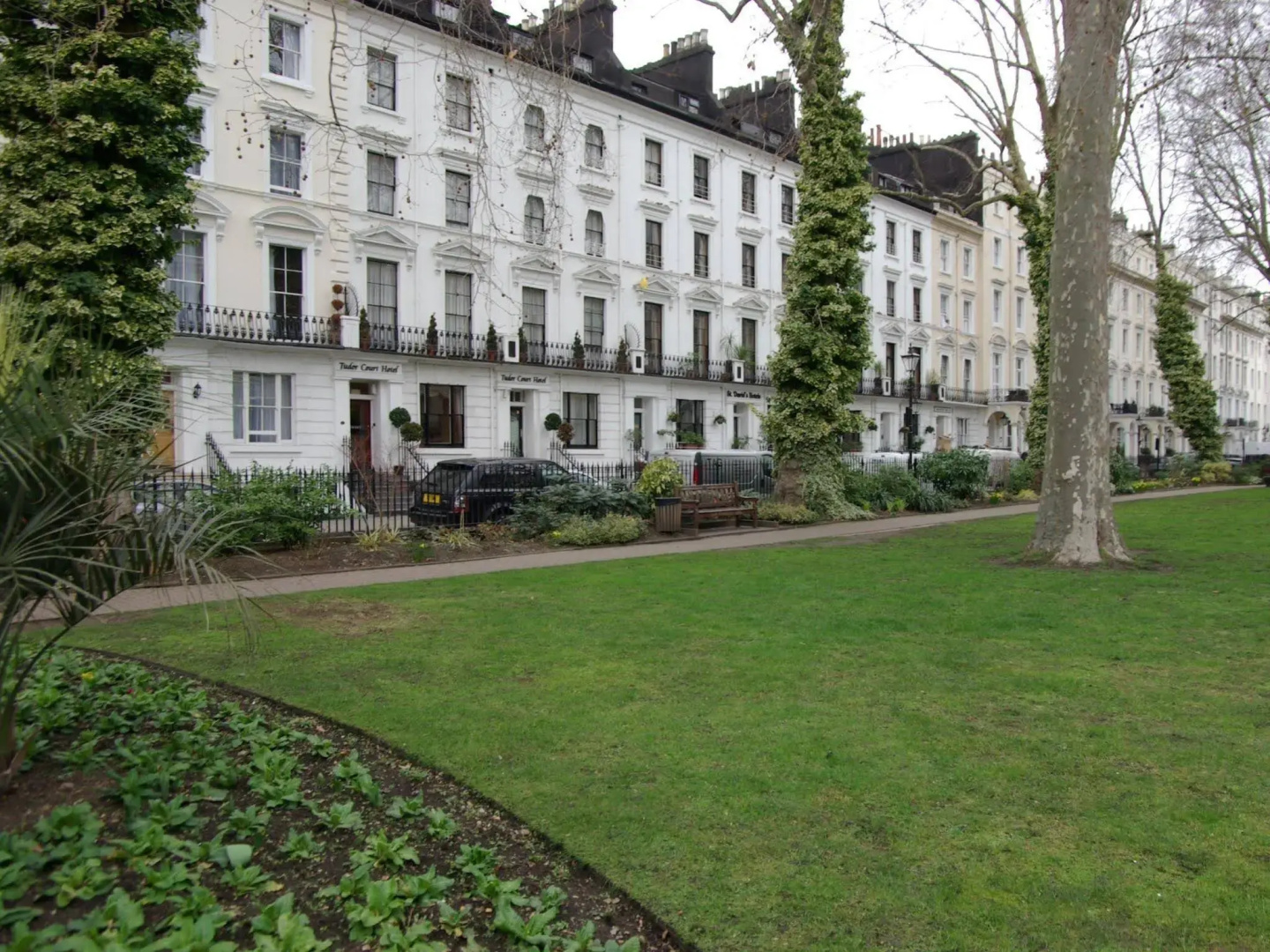 Photo - Tudor Court Hotel