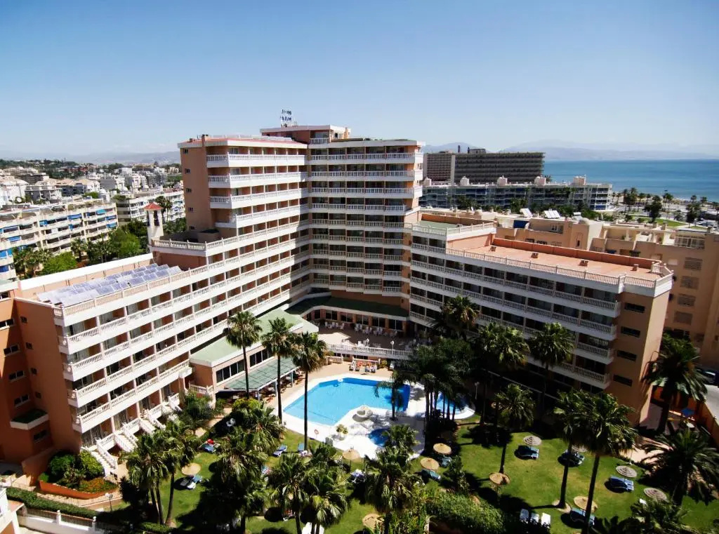 Photo - Hotel Parasol by Dorobe