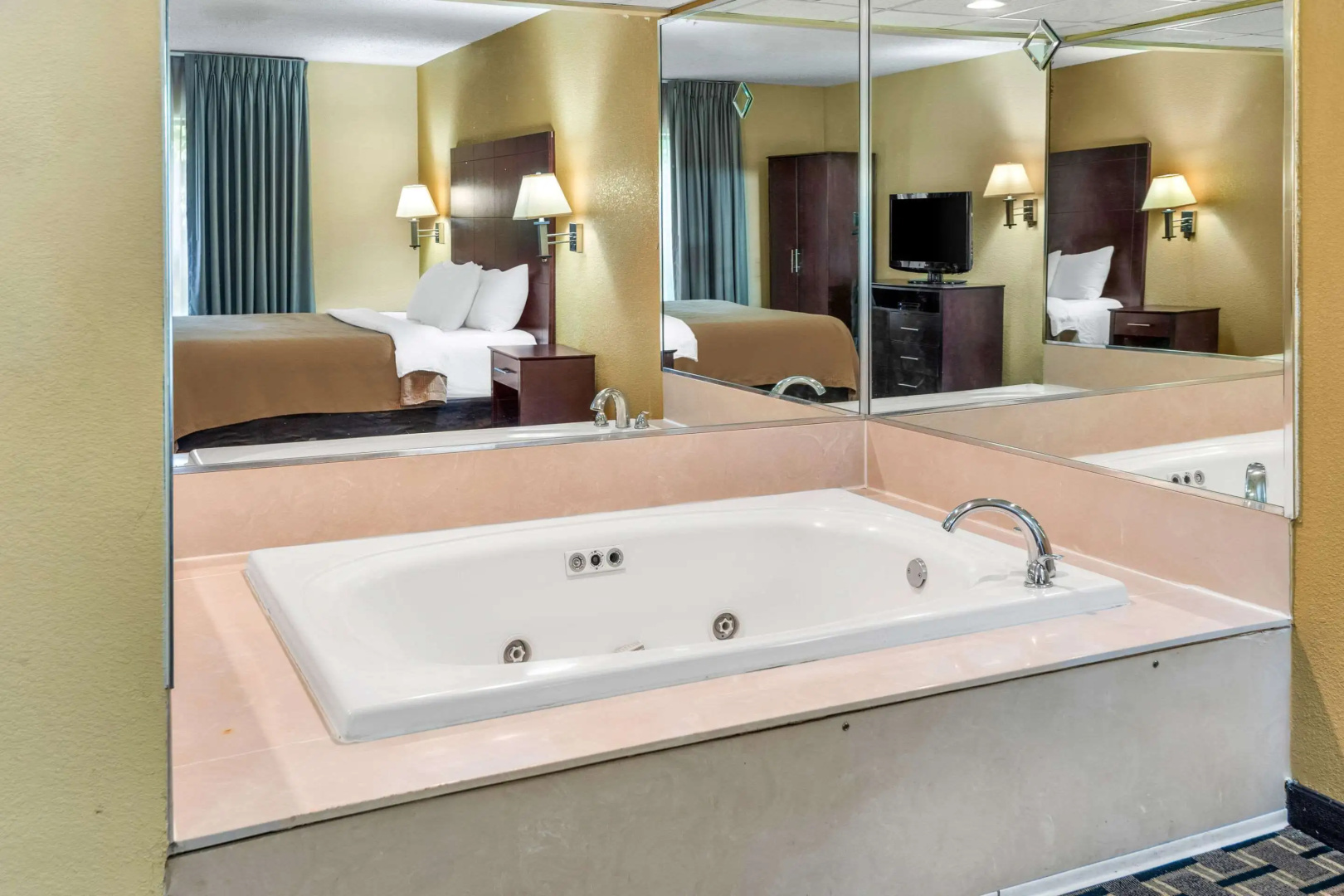 Foto - Clarion Inn & Suites Indianapolis Northwest