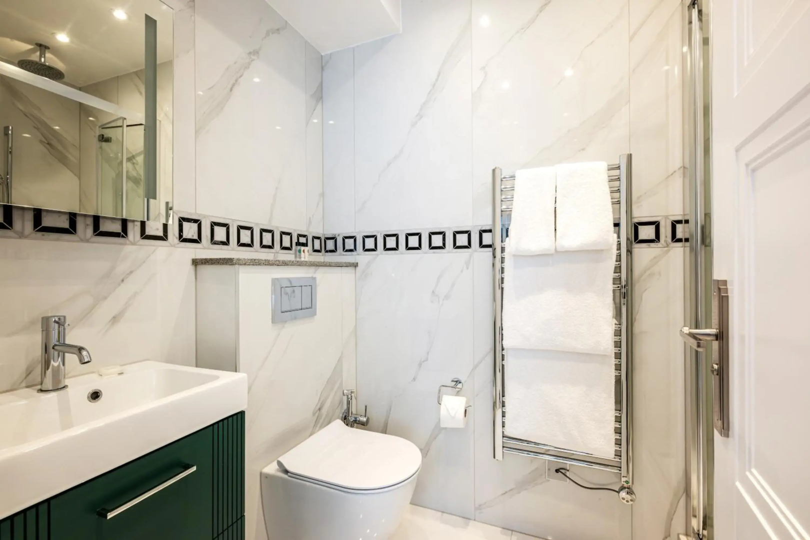 Photo - Fountain House Apartments - Hyde Park, London