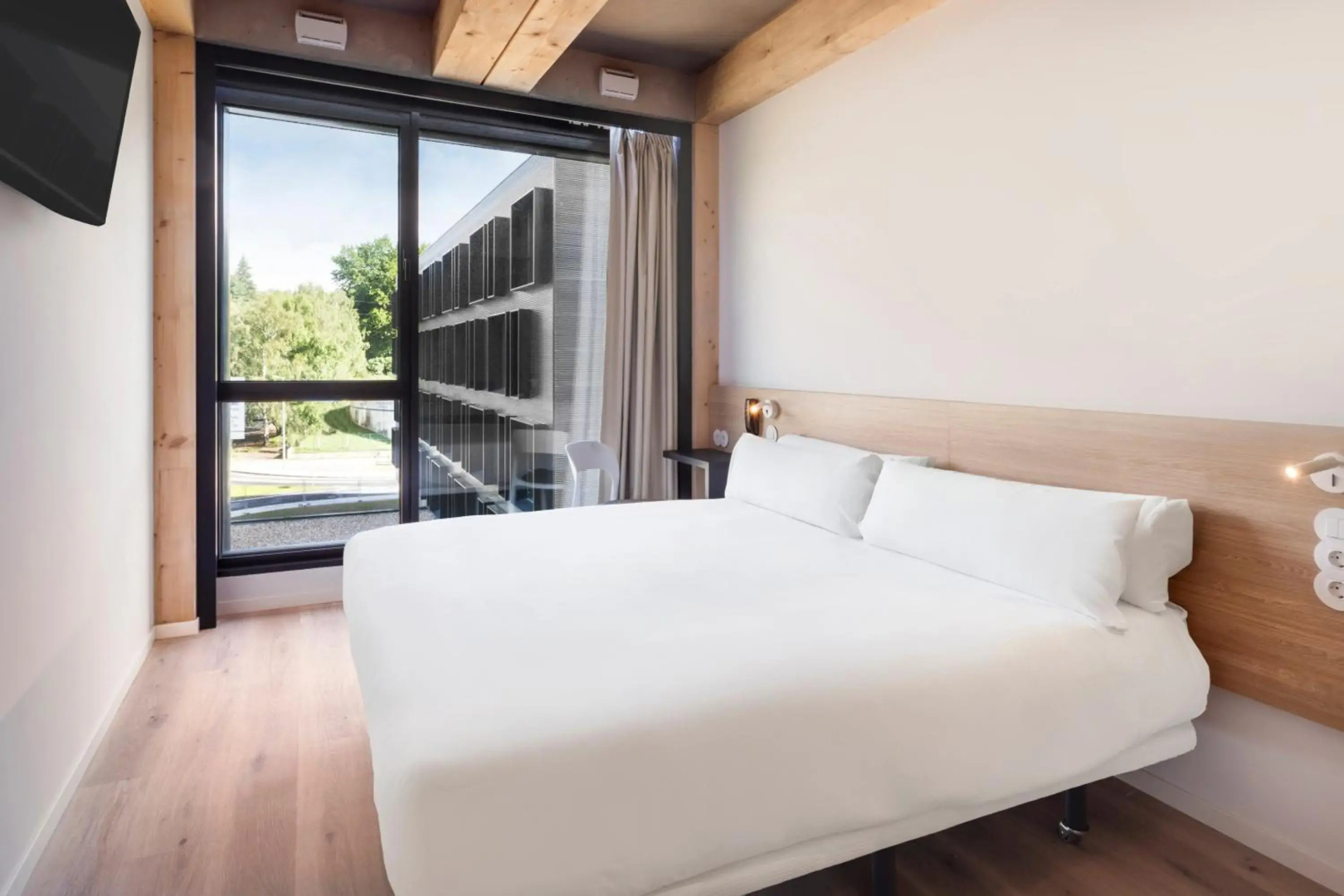 Photo - B&B HOTEL Guimarães