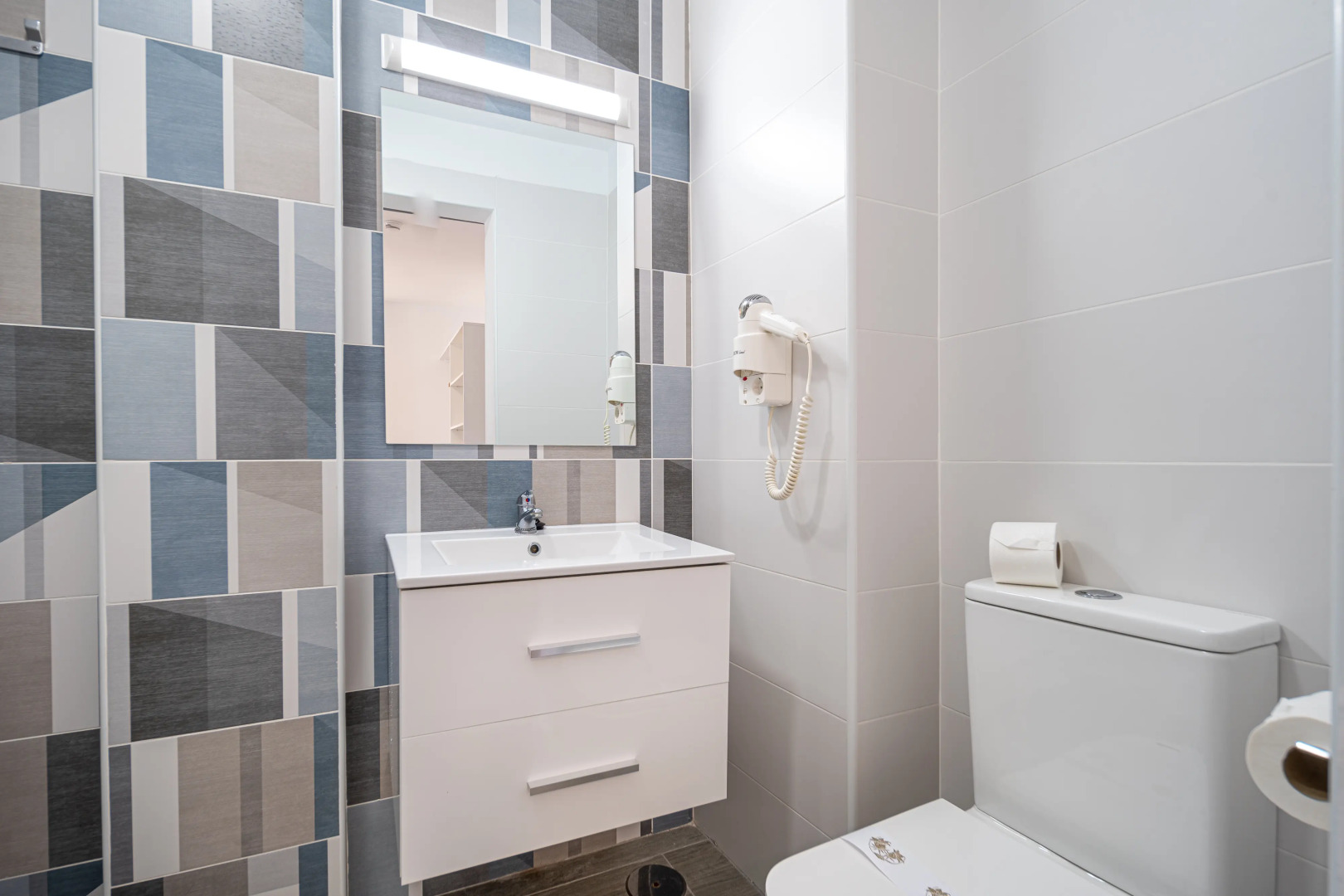 Photo - Skyview Hotel by LIVVO