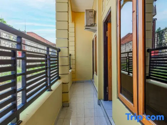 SN Guest House near Trans Studio Mall