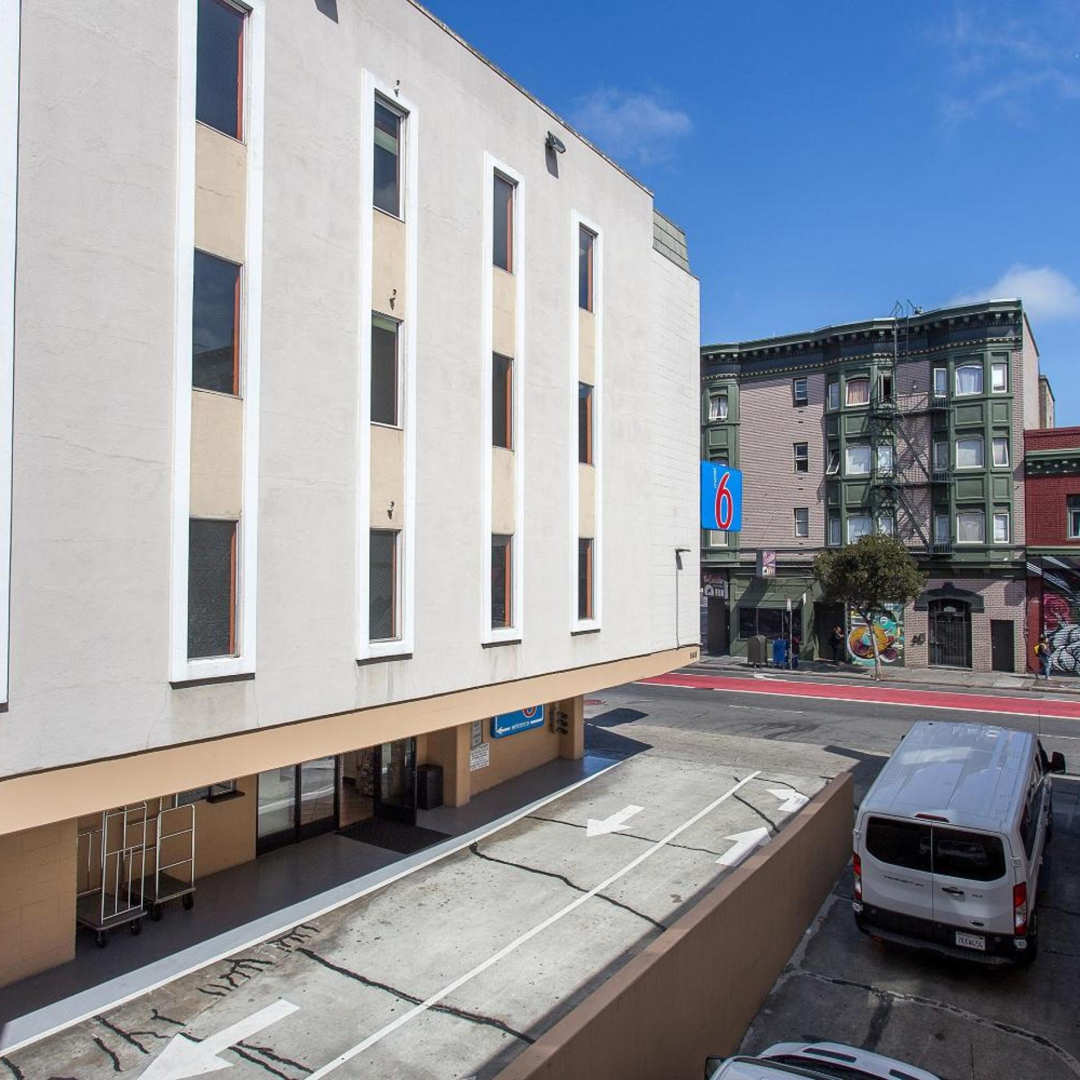Photo - Cathedral Hill Hotel