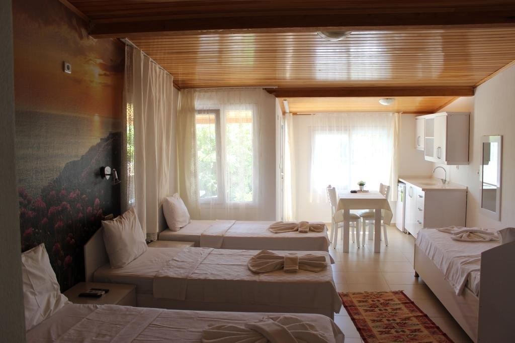 Huzur Hotel