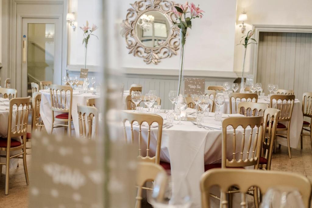 Photo - The Drayton Court Hotel